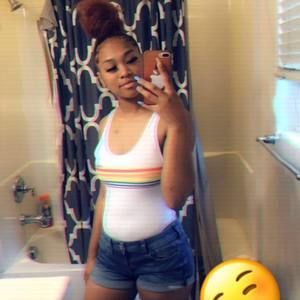 Meet your Posher, Mia